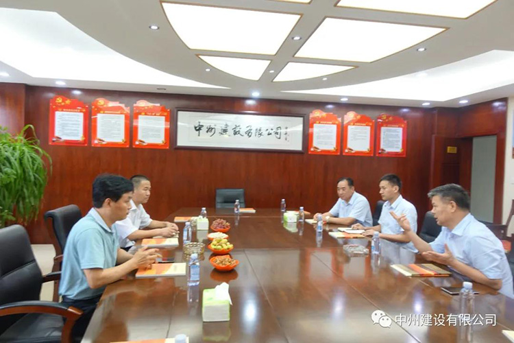 長垣市委常委、常務(wù)副市長劉文君到中州建設(shè)有限公司調(diào)研指導工作